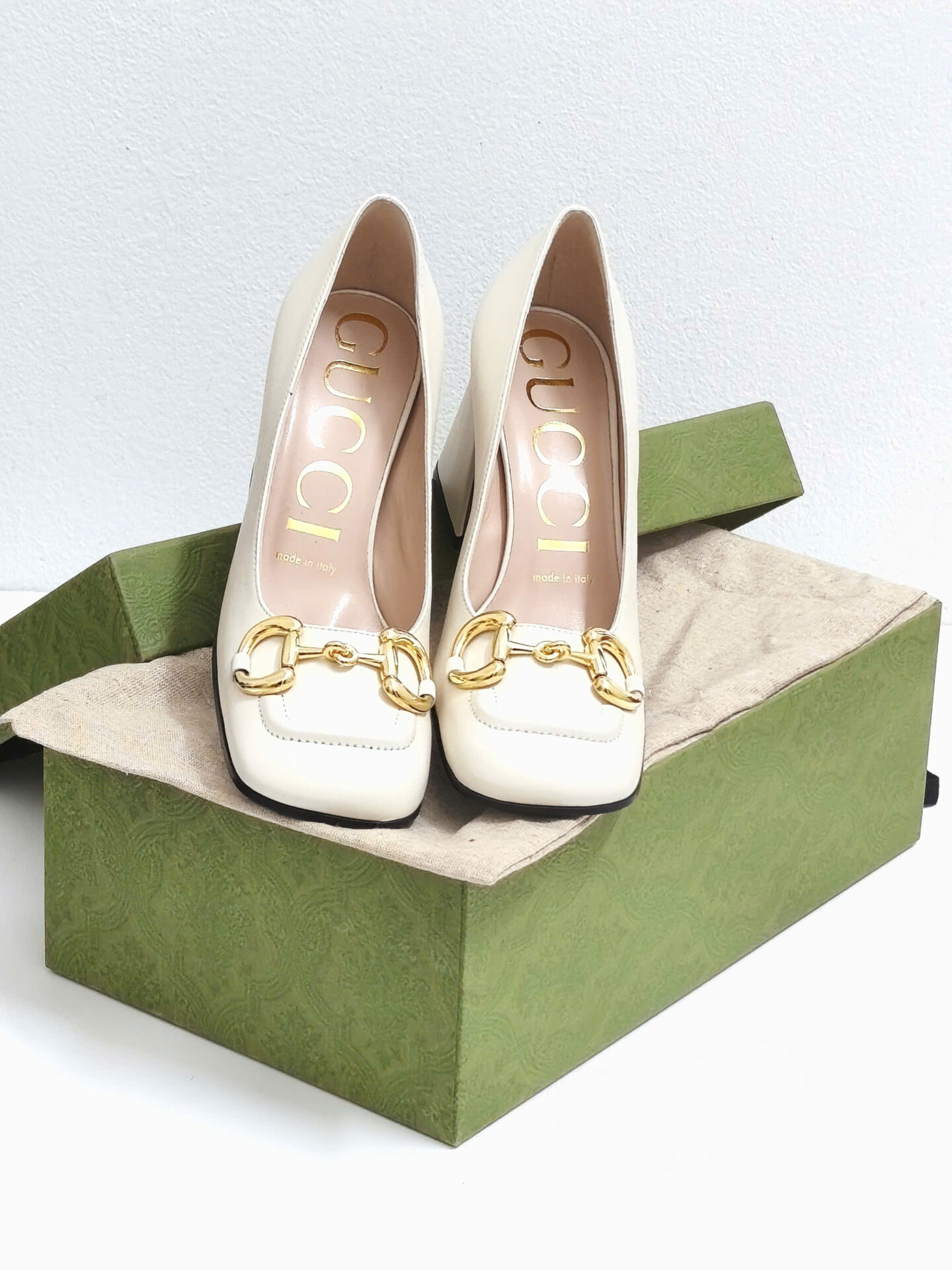 z7569653127522_dc6d1beff1e72df87d03c262b0e5a163